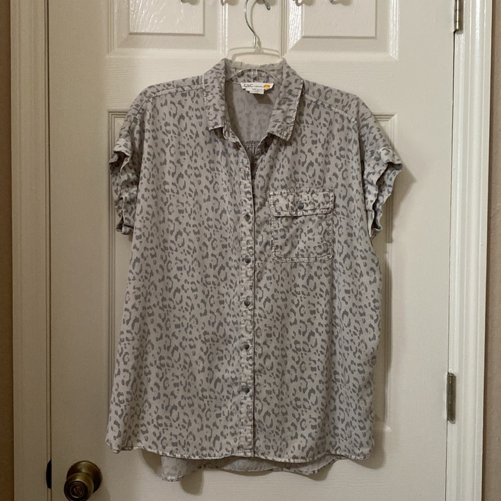 C&C California Gray Leopard Print Top